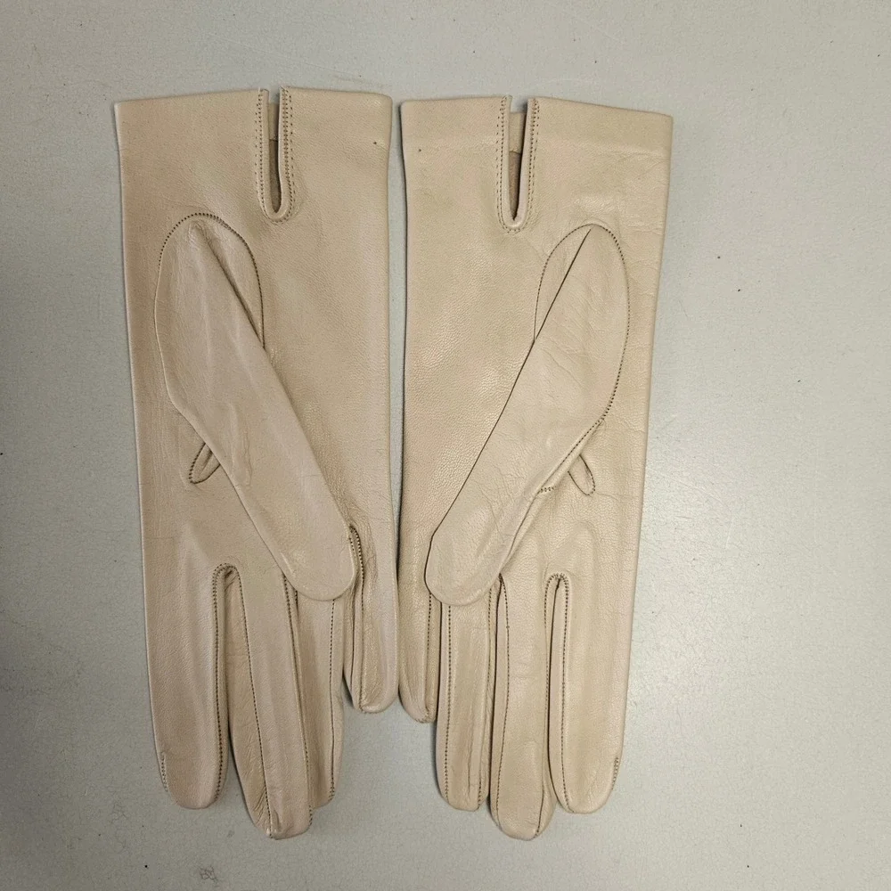 Vintage Womens Cream‎ Leather Gloves Perforated Stitched Detail Beige 6.5 50s